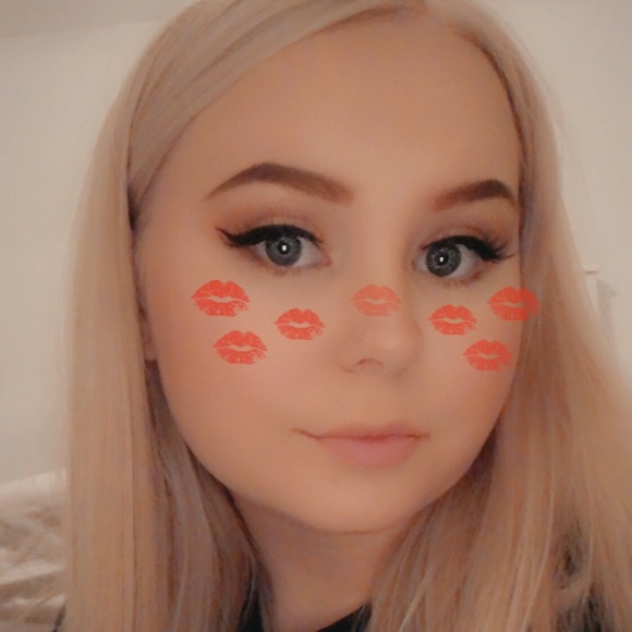 Profile Picture of Karisa Vigar (@karisavigar) on Poshmark