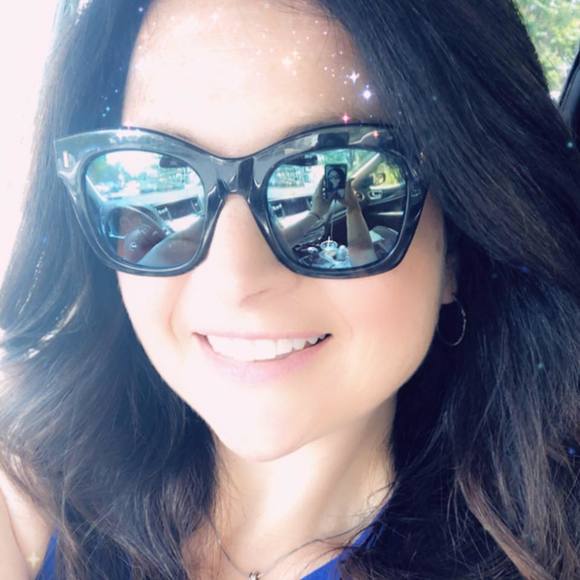 Profile Picture of Christine mella Orsino (@snoopyg1rl) on Poshmark