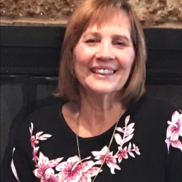 Profile Picture of Susan Edghill (@nanasue729) on Poshmark