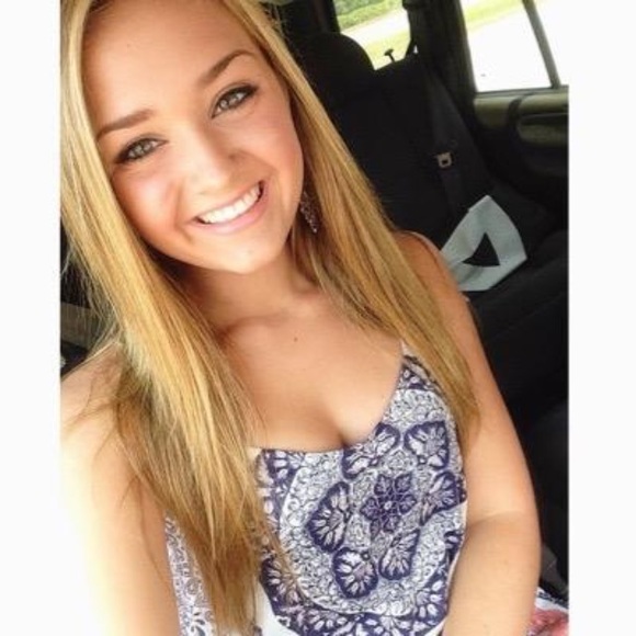 Profile Picture of Jocelyn Godbee (@jocelyngodbee) on Poshmark
