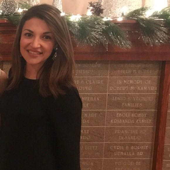 Profile Picture of Carmela Owsiany (@cmela19) on Poshmark