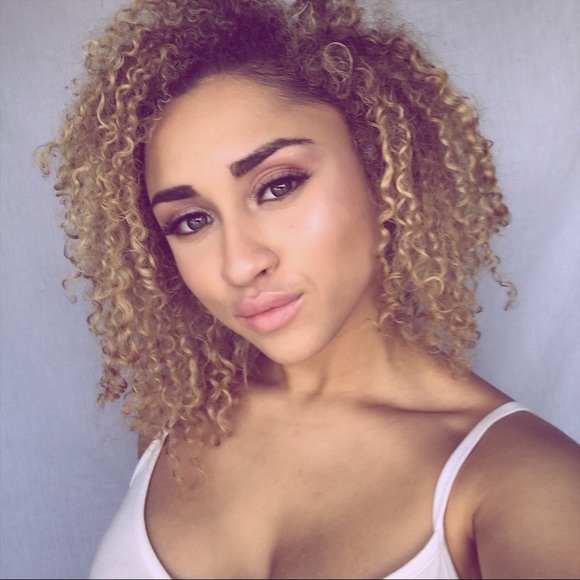 Profile Picture of Kali Smitley (@kshitley) on Poshmark