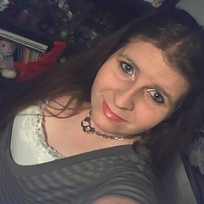 Profile Picture of Staci Spaulding (@Ac1dl3urn) on Twitter