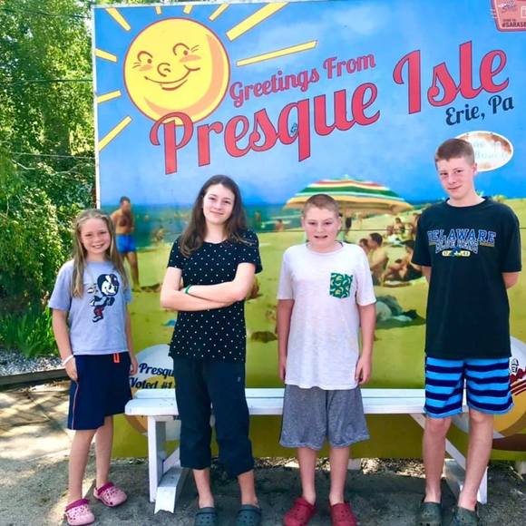 Profile Picture of Dena Zambrzycki (@denazambrzycki) on Poshmark