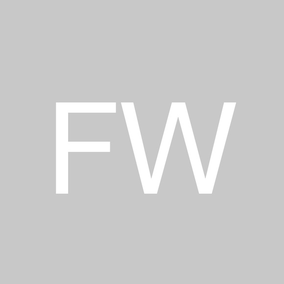 Profile Picture of Fayth Watson (@0nlyyfay2) on Poshmark