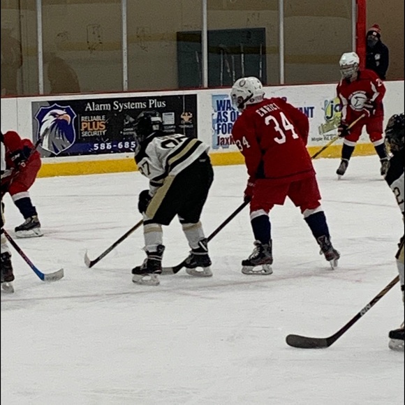 Profile Picture of Chris Enrici (@chrisenrici) on Poshmark