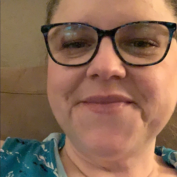 Profile Picture of Sharon Clements (@sharonclemen134) on Poshmark