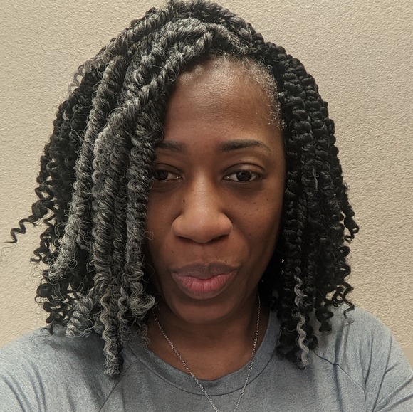 Profile Picture of Tikisha Bradford (@awsha78) on Poshmark