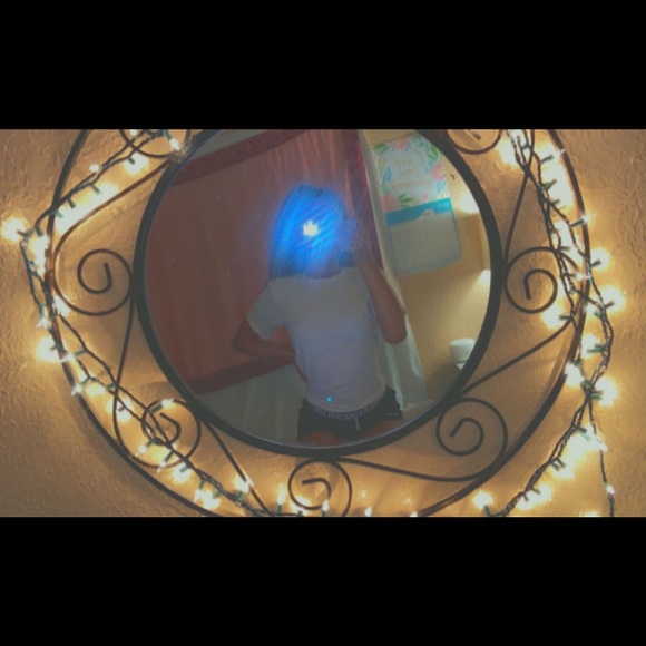 Profile Picture of Nyla Gruben (@nylarose138) on Poshmark