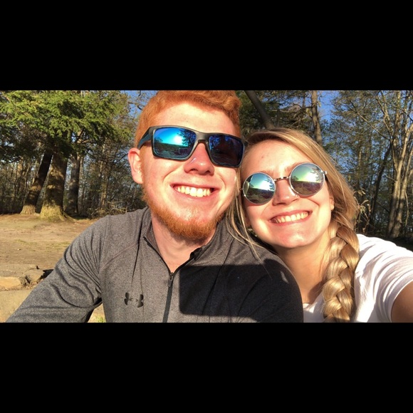 Profile Picture of Mackenzee Slatten (@kenzee59) on Poshmark