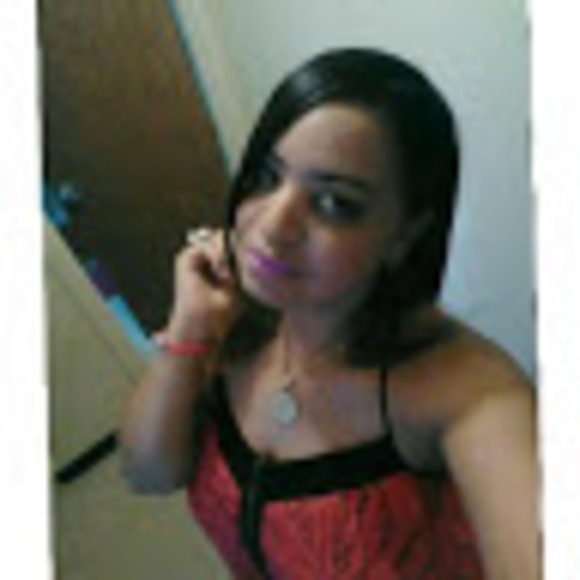 Profile Picture of Sandra Almonte (@orfelina27) on Poshmark