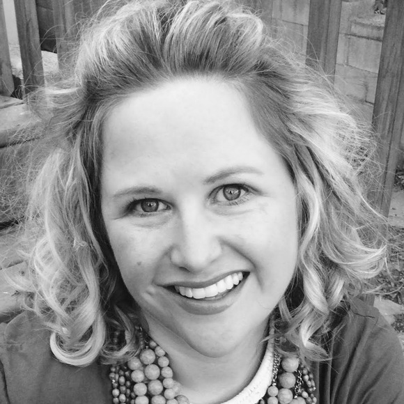 Profile Picture of Carrie Speidel (@carriespeidel) on Poshmark