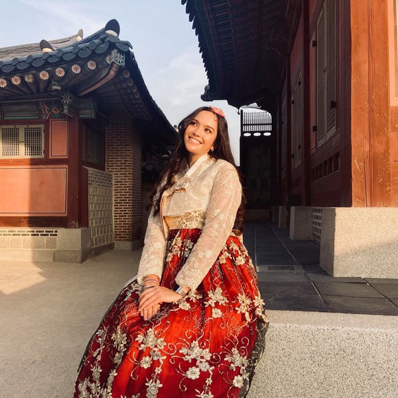 Profile Picture of Remi Bulanhagui (@jabbawockeezzx3) on Poshmark