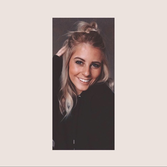 Profile Picture of Michaela Rudy (@marudy03) on Poshmark