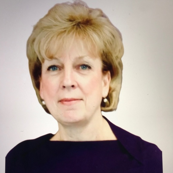 Profile Picture of Deborah Higgins (@dhiggins521) on Poshmark