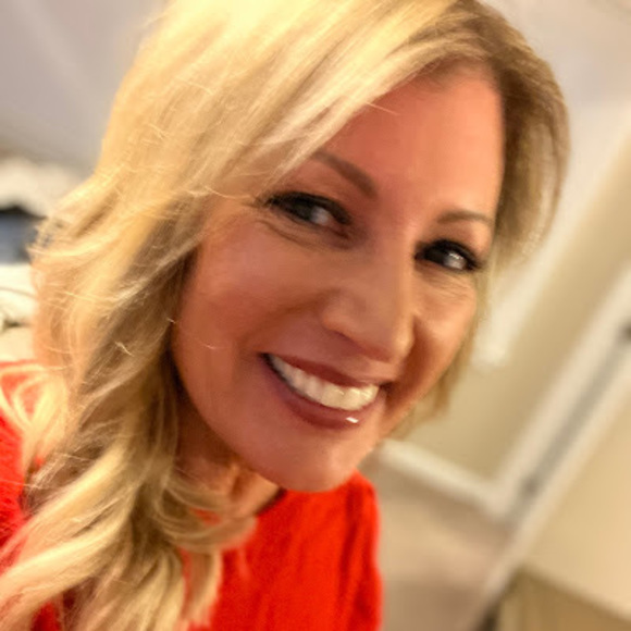 Profile Picture of Annette Haffling (@annettehaffling) on Poshmark