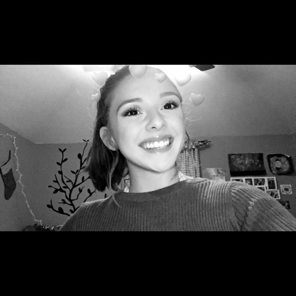 Profile Picture of Dayna Allen (@daynaallen) on Poshmark