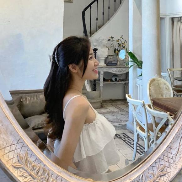 Profile Picture of Quynh Anh (@anhwu1611) on Poshmark