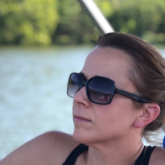Profile Picture of Jennifer Graff (@jennmgraff3) on Poshmark