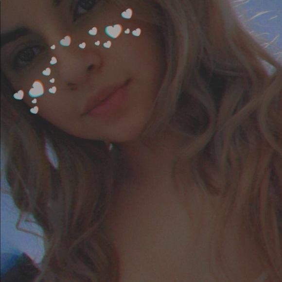 Profile Picture of Fatima Alvarado (@fdannab) on Poshmark