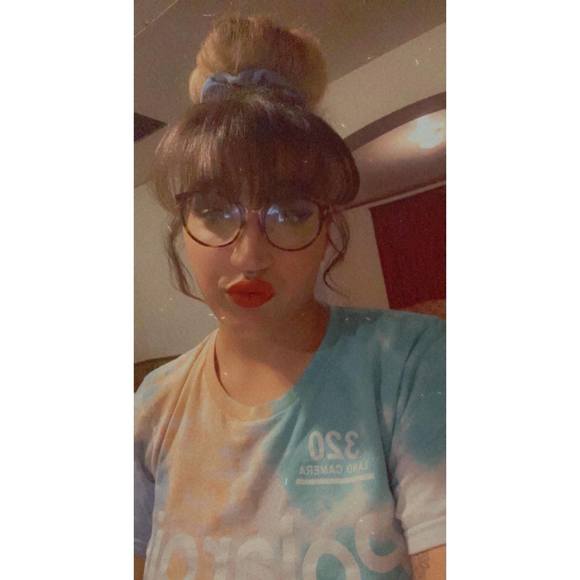Profile Picture of Jasmine Moyer (@jmoyer2015) on Poshmark