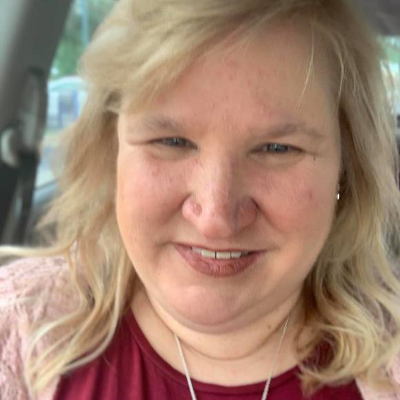 Profile Picture of Theresa Tompach (@theresa6t) on Poshmark