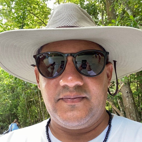 Profile Picture of Jose Ortiz alamo (@jaortizalamo) on Poshmark
