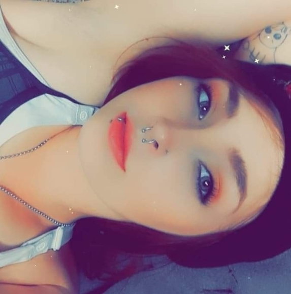 Profile Picture of Kaitlin Hettmansperger (@kodasqueen) on Poshmark