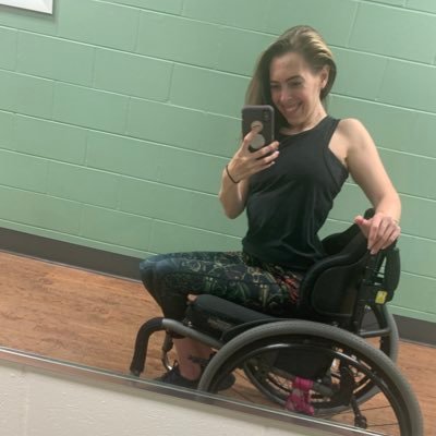 Profile Picture of Amber Craven (@ambermcraven) on Twitter