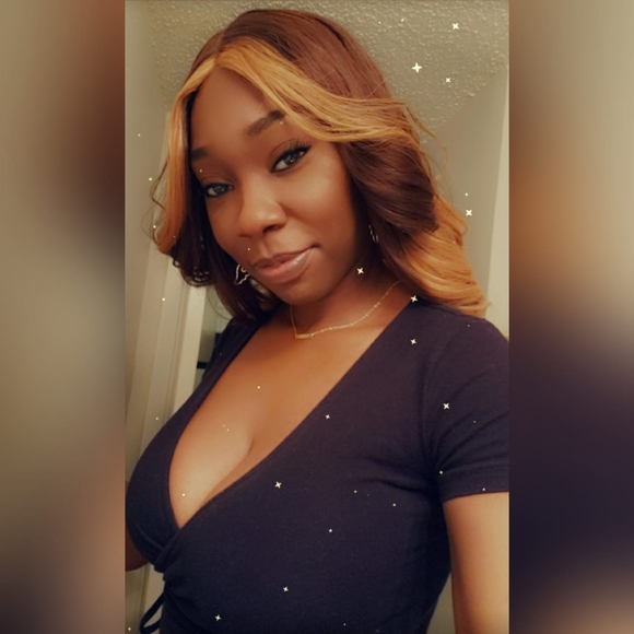 Profile Picture of Keshia Wrigley (@wrigleykeshia) on Poshmark