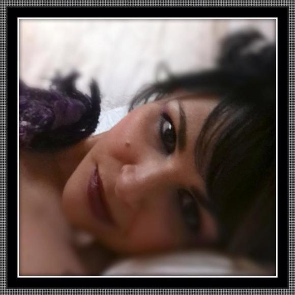 Profile Picture of Mellqs Tuxhorn (@mellqs) on Poshmark