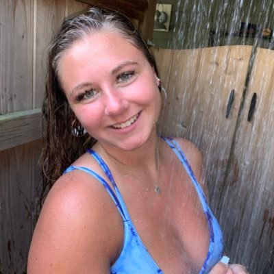 Profile Picture of Isabelle Kuzmich (@isabellemarie01) on Twitter