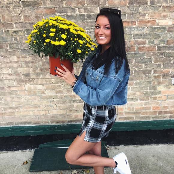 Profile Picture of Meg Yalacki (@margaretyalacki) on Poshmark