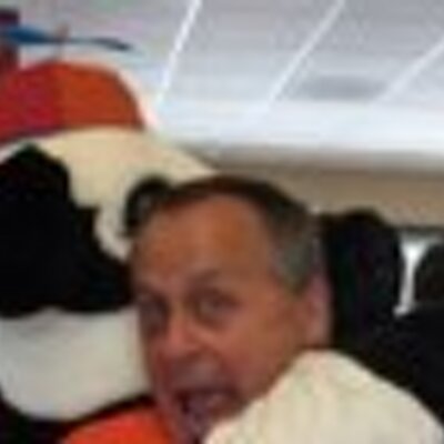 Profile Picture of Gene Reeves (@Fakegenereeves) on Twitter
