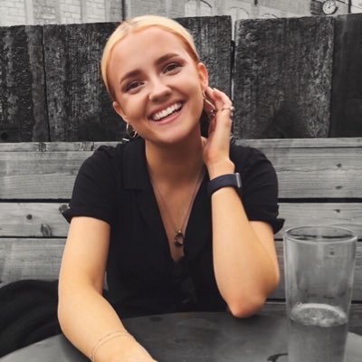 Profile Picture of Ella Smith (@EllaPhoebe98) on Twitter