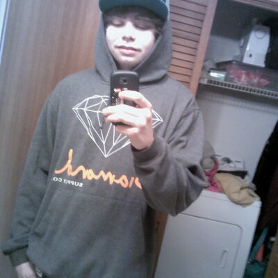 Profile Picture of Trevor Commenator (@Tcommenator) on Twitter