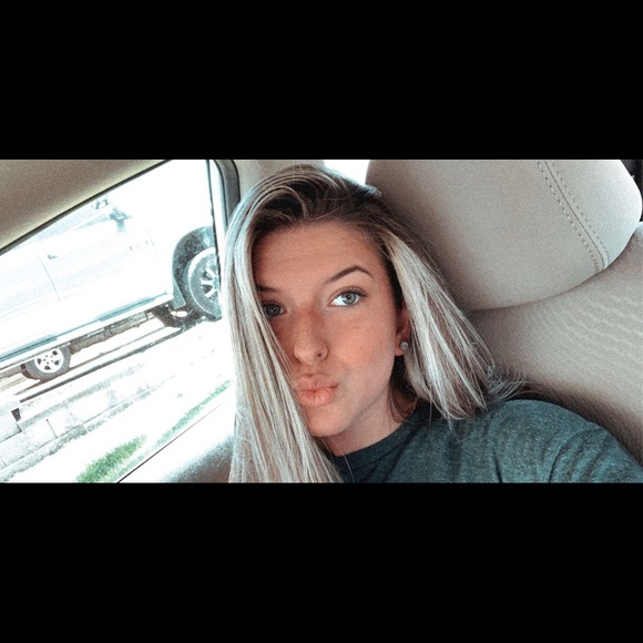 Profile Picture of Hailey Dickerman (@hdickerman) on Poshmark