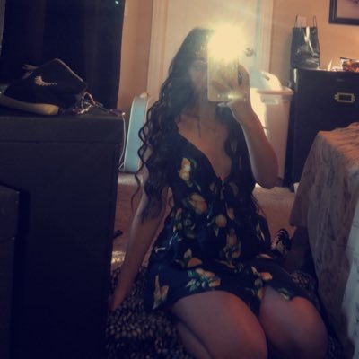 Profile Picture of Isabelle Robinson (@isabell52330352) on Twitter
