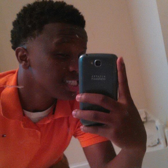 Profile Picture of Robertjr Arnold (@jermaine34) on Poshmark