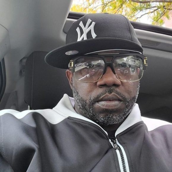 Profile Picture of Bernie Mallette (@berniemell75) on Poshmark