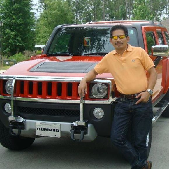 Profile Picture of Louie Almanzor (@louiealmanzor) on Poshmark