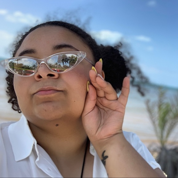 Profile Picture of Eleanor Casella (@elleshouse) on Poshmark