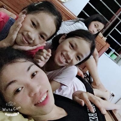 Profile Picture of Thúy Hoàng (@ThyHong03527532) on Twitter
