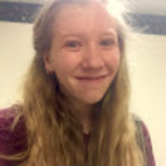 Profile Picture of Ruby Knight (@dragongirlrk) on Poshmark