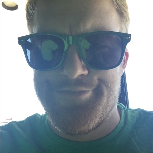 Profile Picture of Nick Stroemple (@nstroemple) on Poshmark
