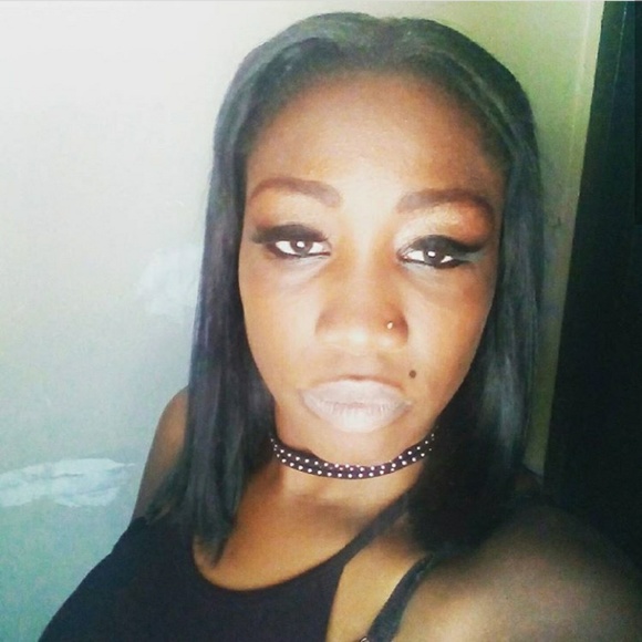 Profile Picture of Searria Readus (@rsearria) on Poshmark