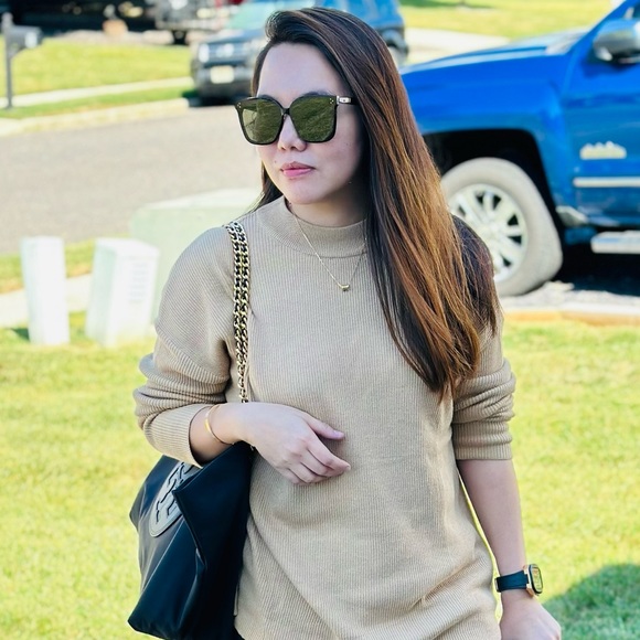 Profile Picture of Sunshine Protusada (@sunshinepro) on Poshmark