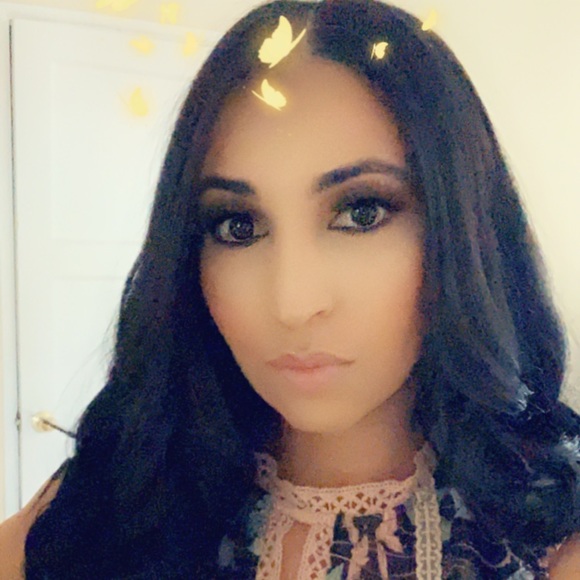 Profile Picture of Lauren Crawford (@lc2822) on Poshmark