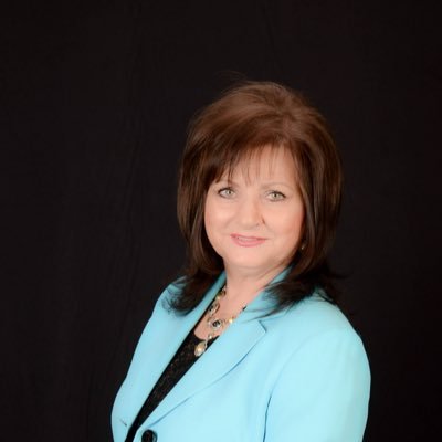 Profile Picture of Vivian Wright (@vivianw58) on Twitter