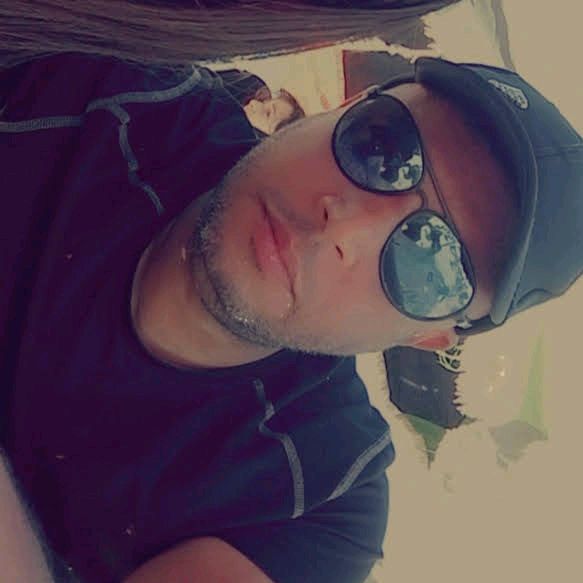 Profile Picture of Robert Whittierj (@stiphanoooo) on Tiktok